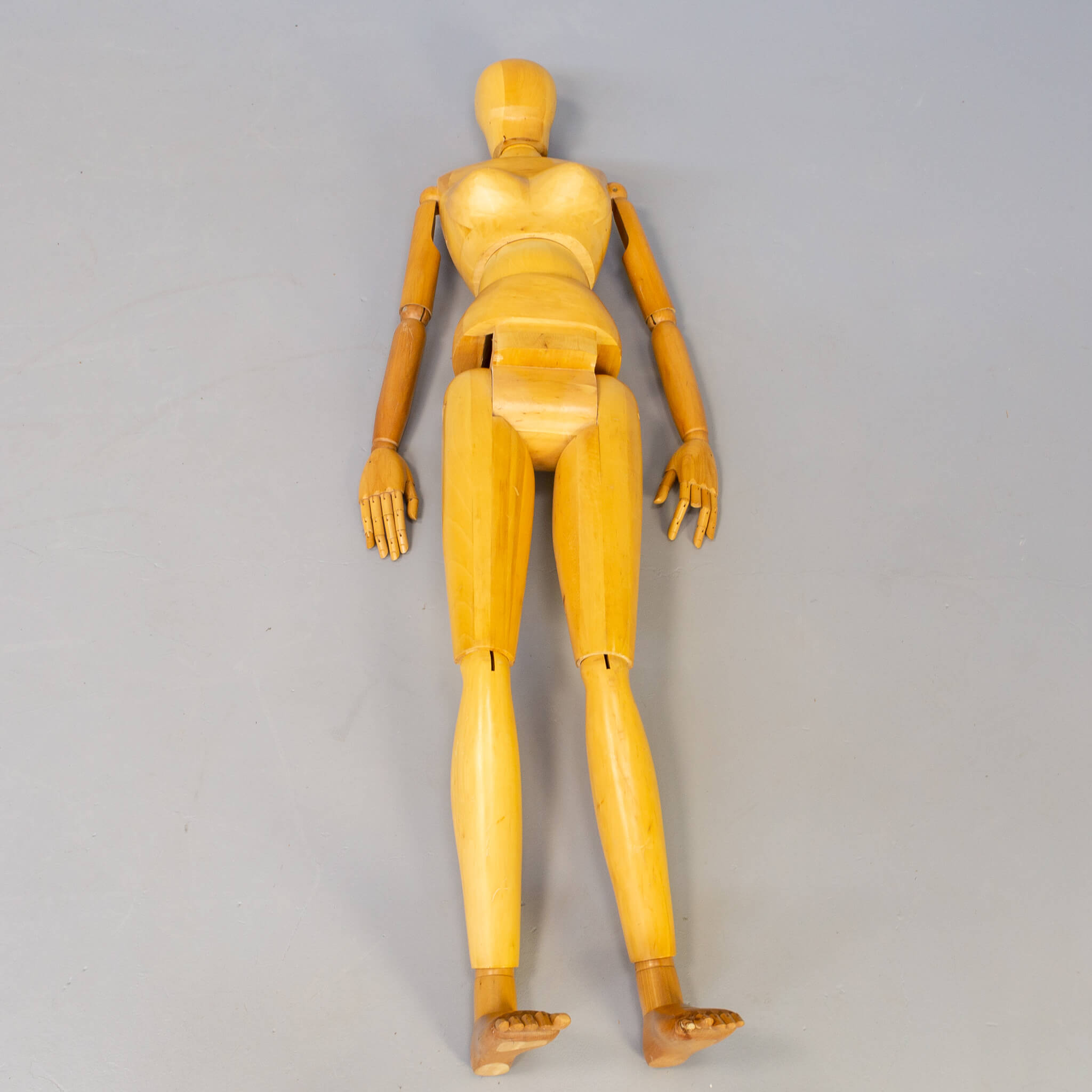 Live-size articulated wooden artist model mannequin
