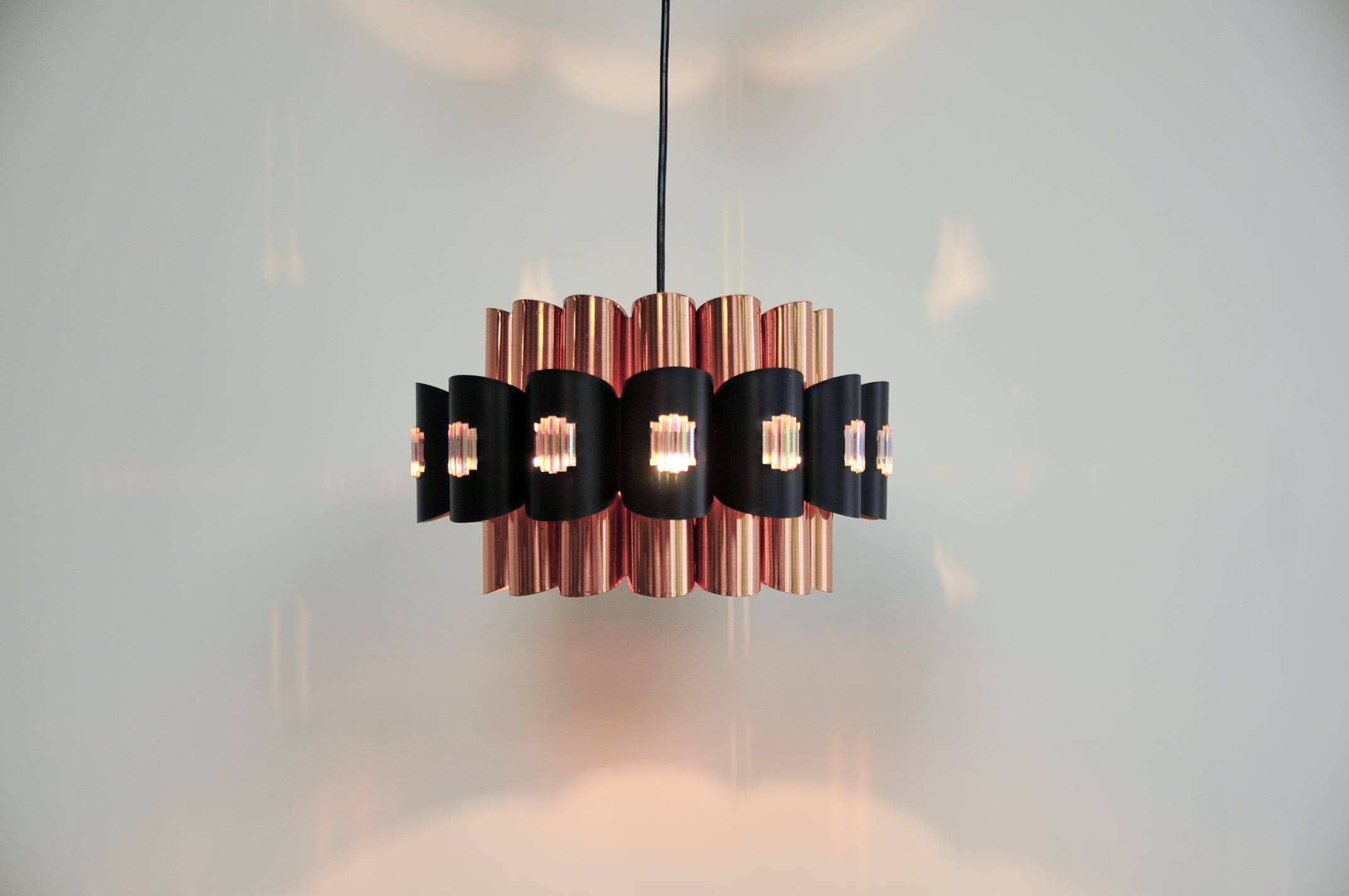 Lampe suspendue en cuivre avec nacre par Werner Schou