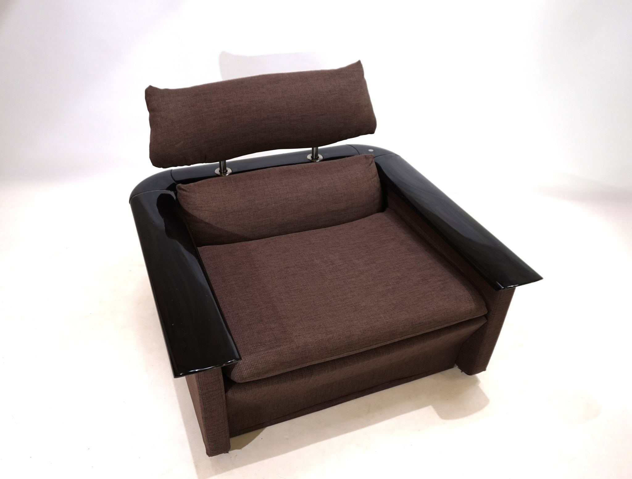 Fauteuil lounge Tecno avec structure en laque piano, 1970