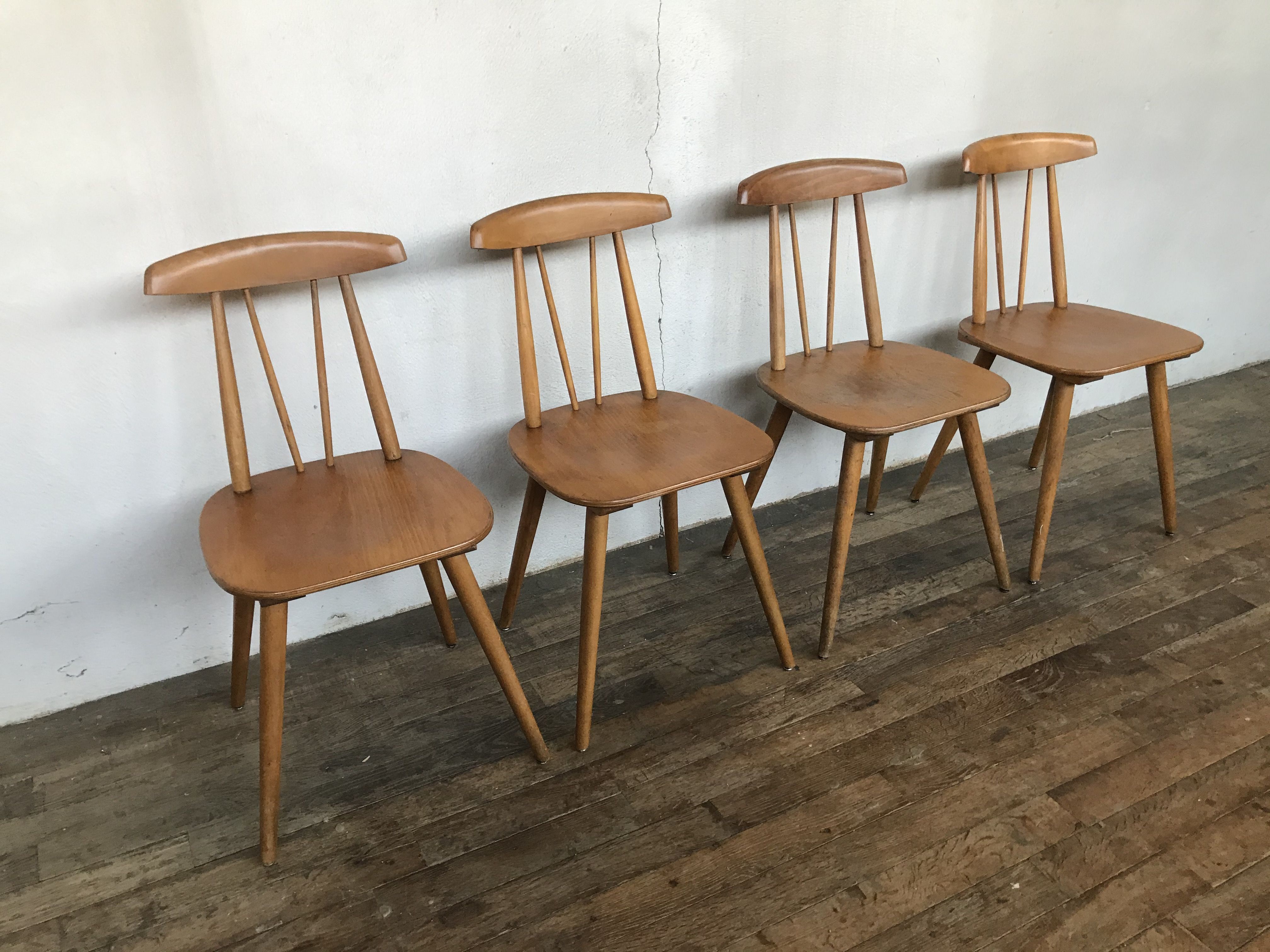 Series of 4 chairs