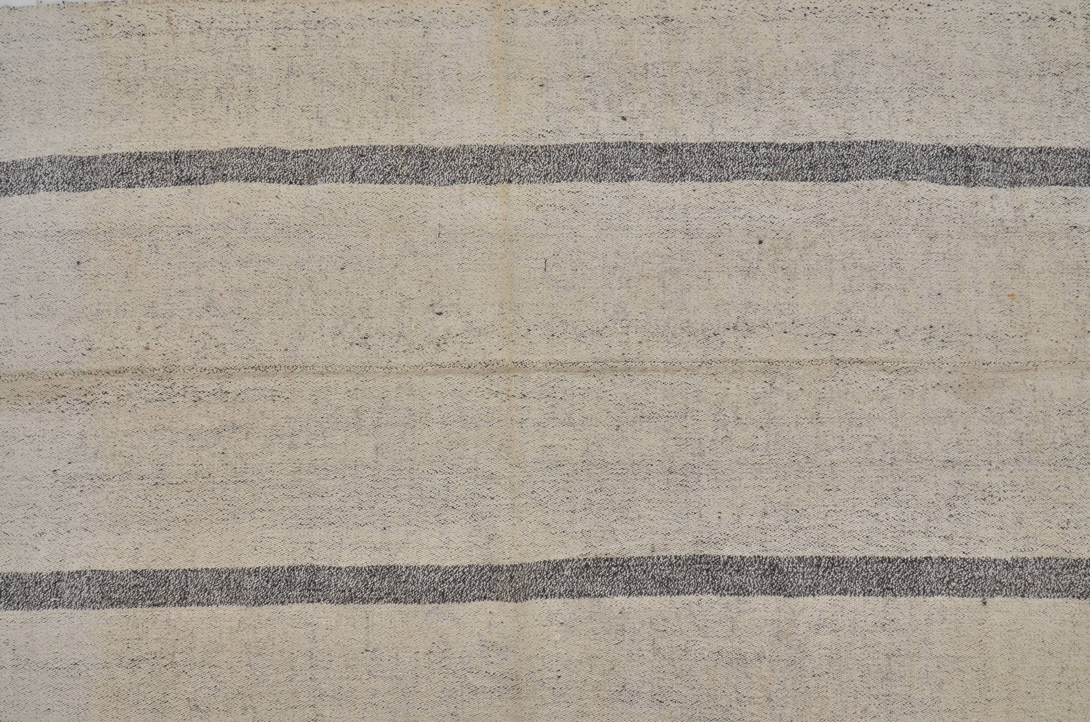 Tapis Kilim beige et noir