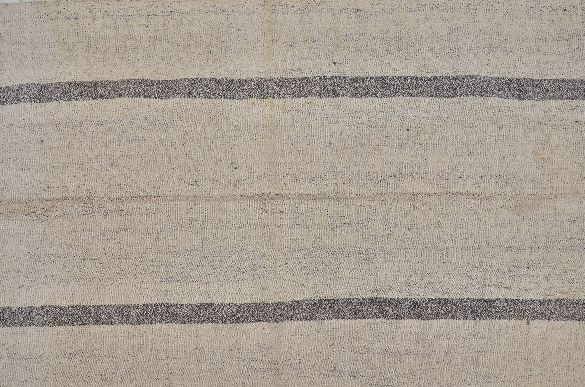 Tapis Kilim beige et noir