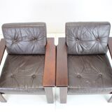 Paire de fauteuils scandinaves en cuir des années 1960