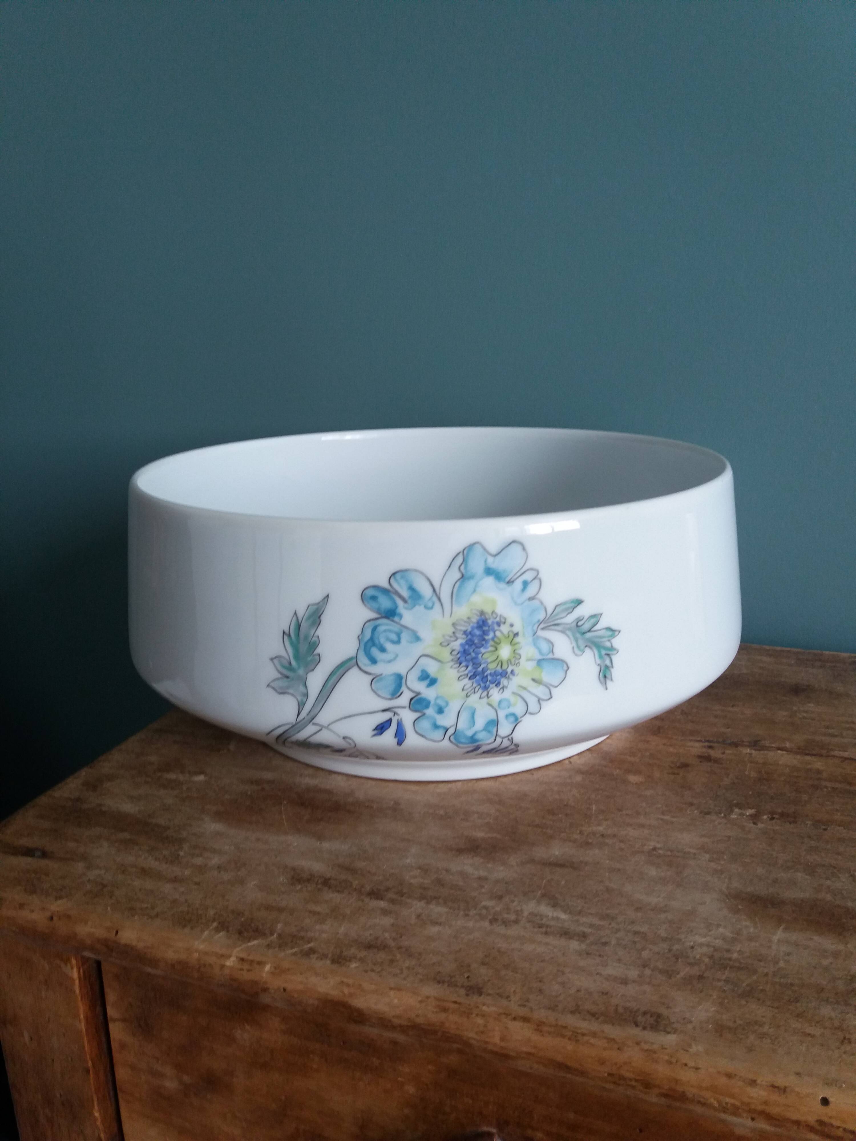 Ariès salad bowl by Raymond Loewy, Limoges porcelain by Bernardaud, Th pattern