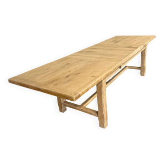 Solid oak farmhouse table with 2 central extensions