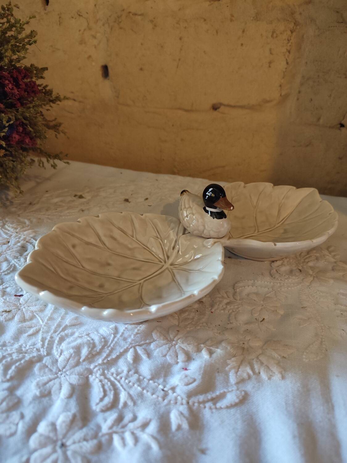Duck slip serving dish