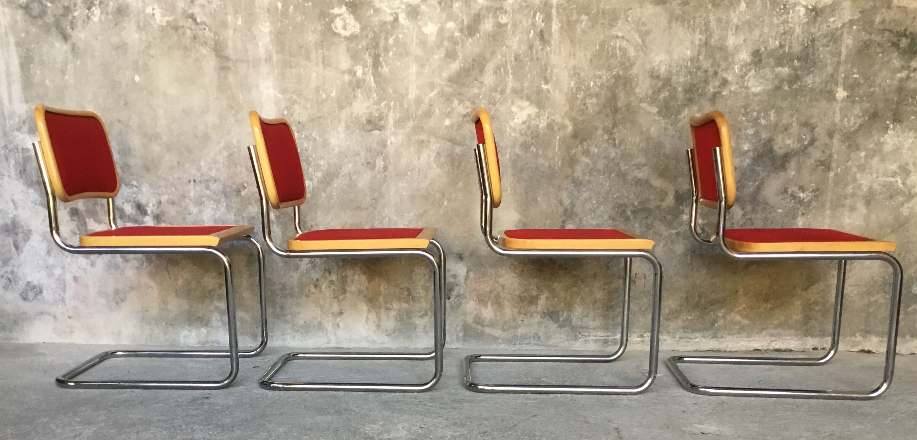 Ensemble de 4 chaises cesca bois et rouge, modèle B32 par Marcel Breuer
