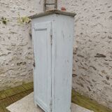 Old patinated bonnet maker