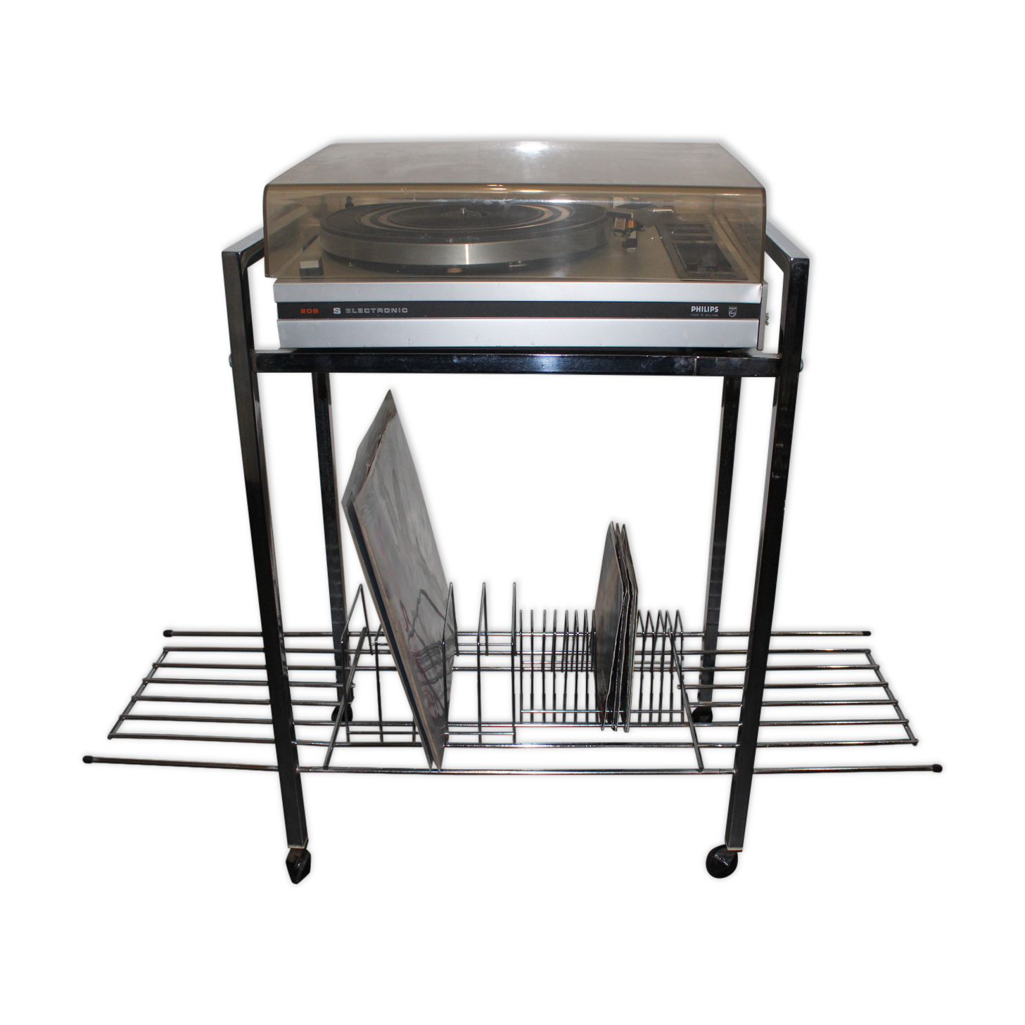 Vintage chrome service, turntable holder and speakers