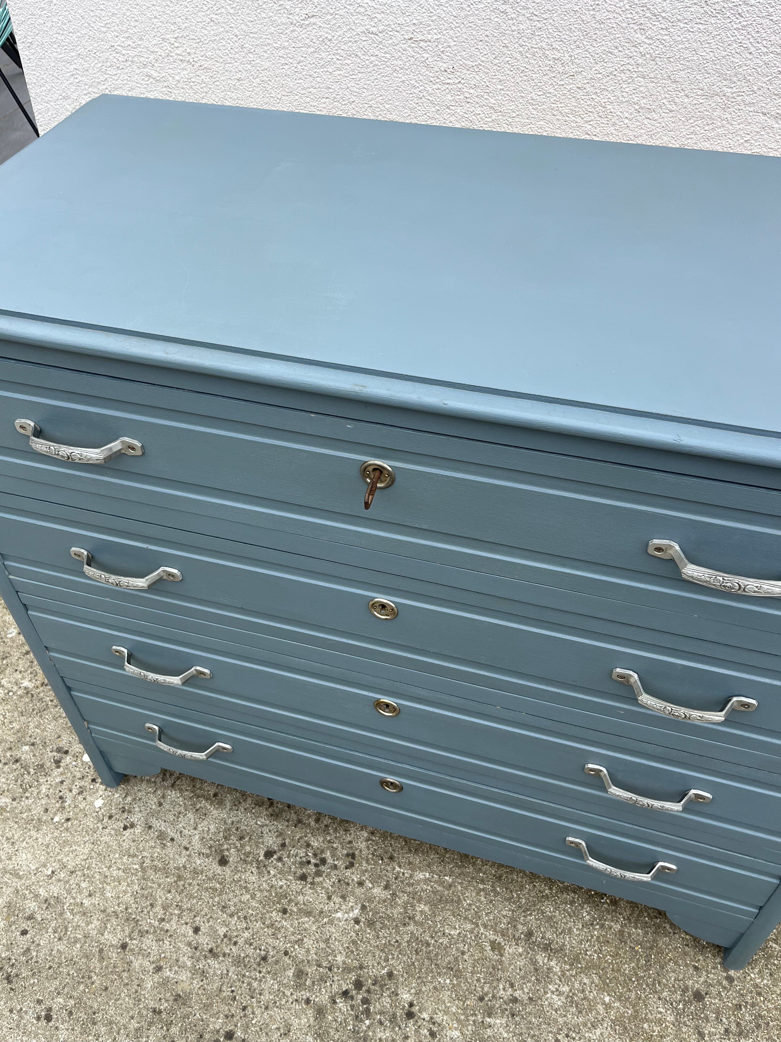 Vintage Art Deco chest of drawers