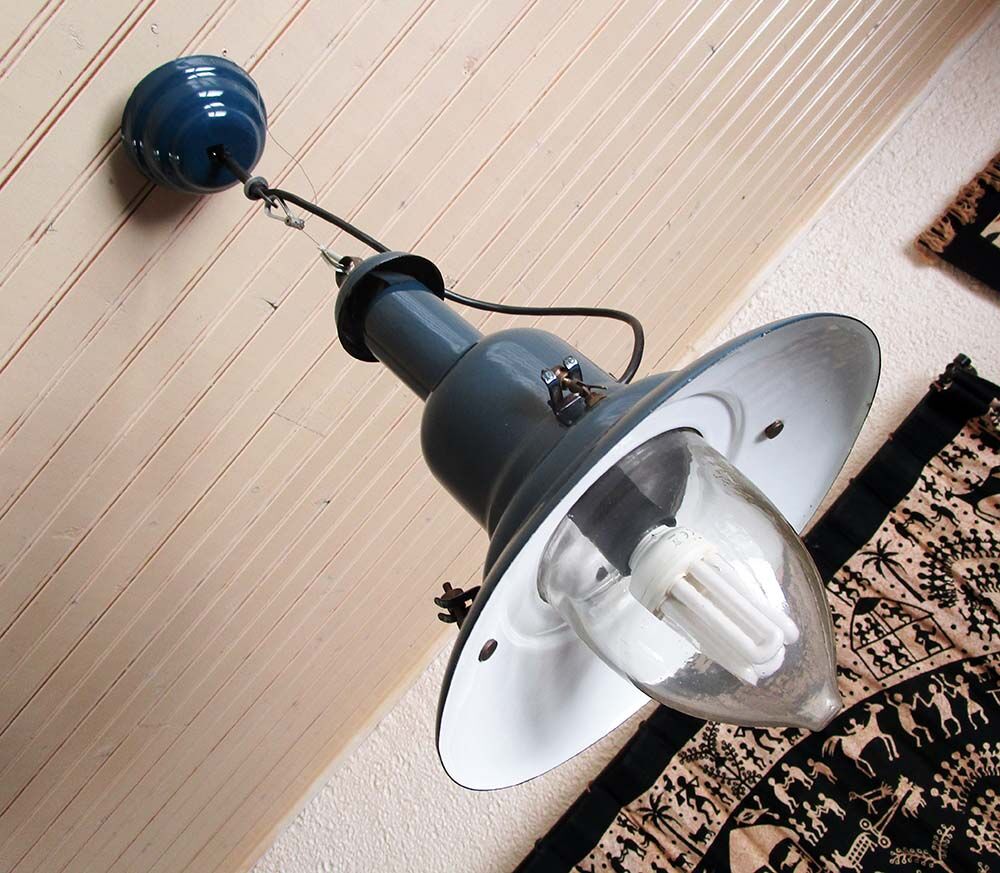 Vintage boat lamp suspension
