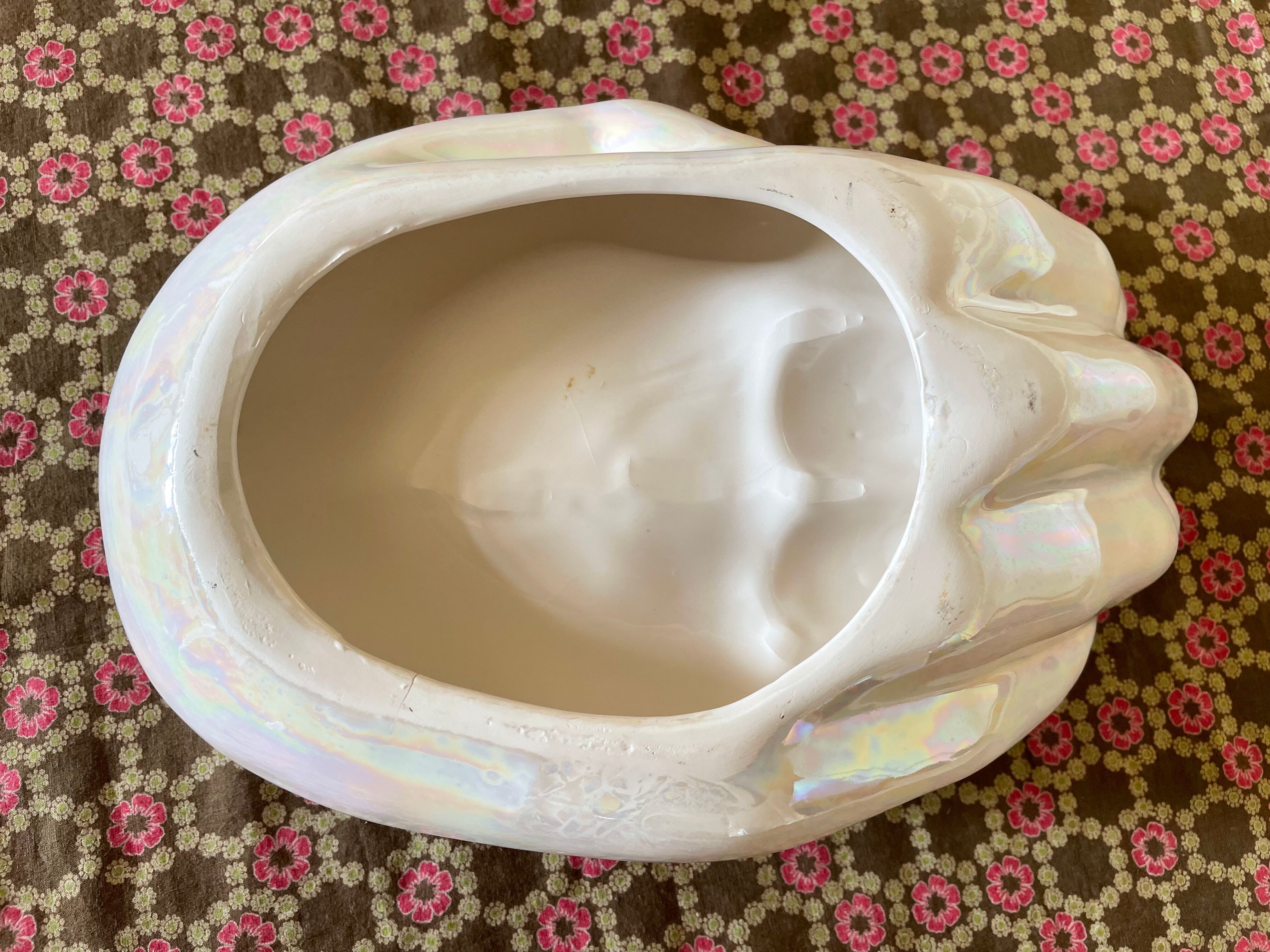 Empty ceramic hand pocket 1970