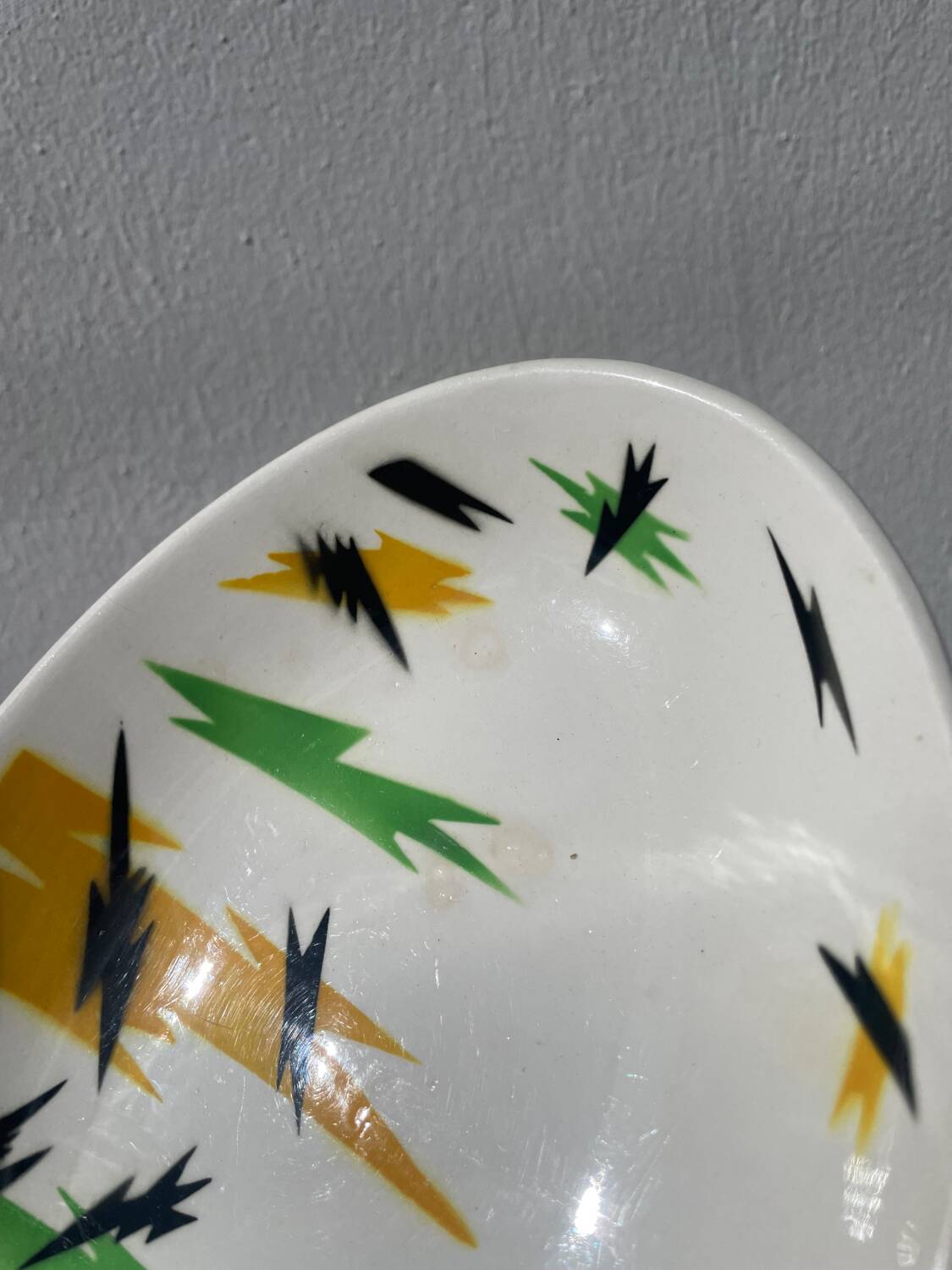 Oval bowl 1970 Digoin éclair