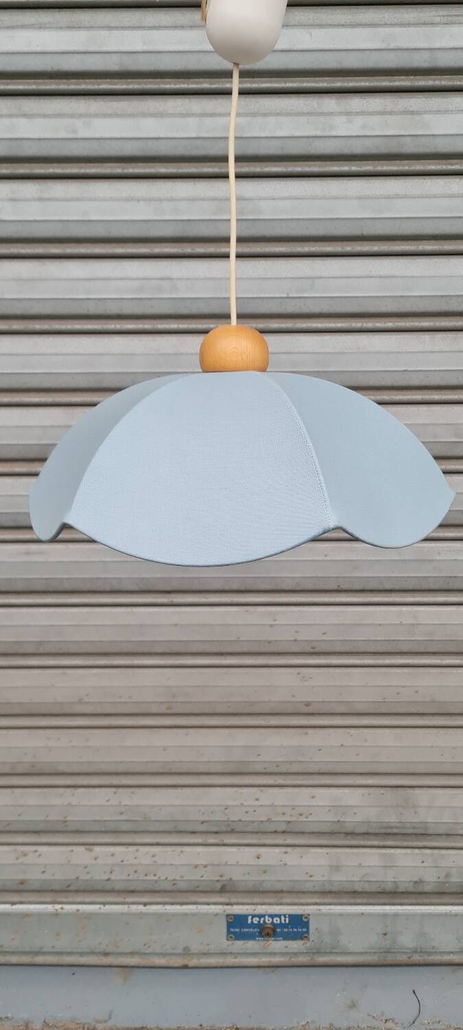 Flower hangings in cotton and wood