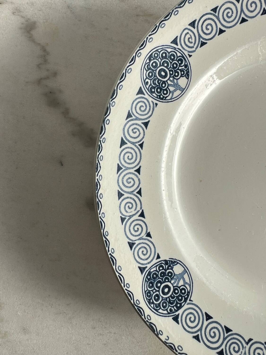 Presentation dish of the compote type Mireille St Amand