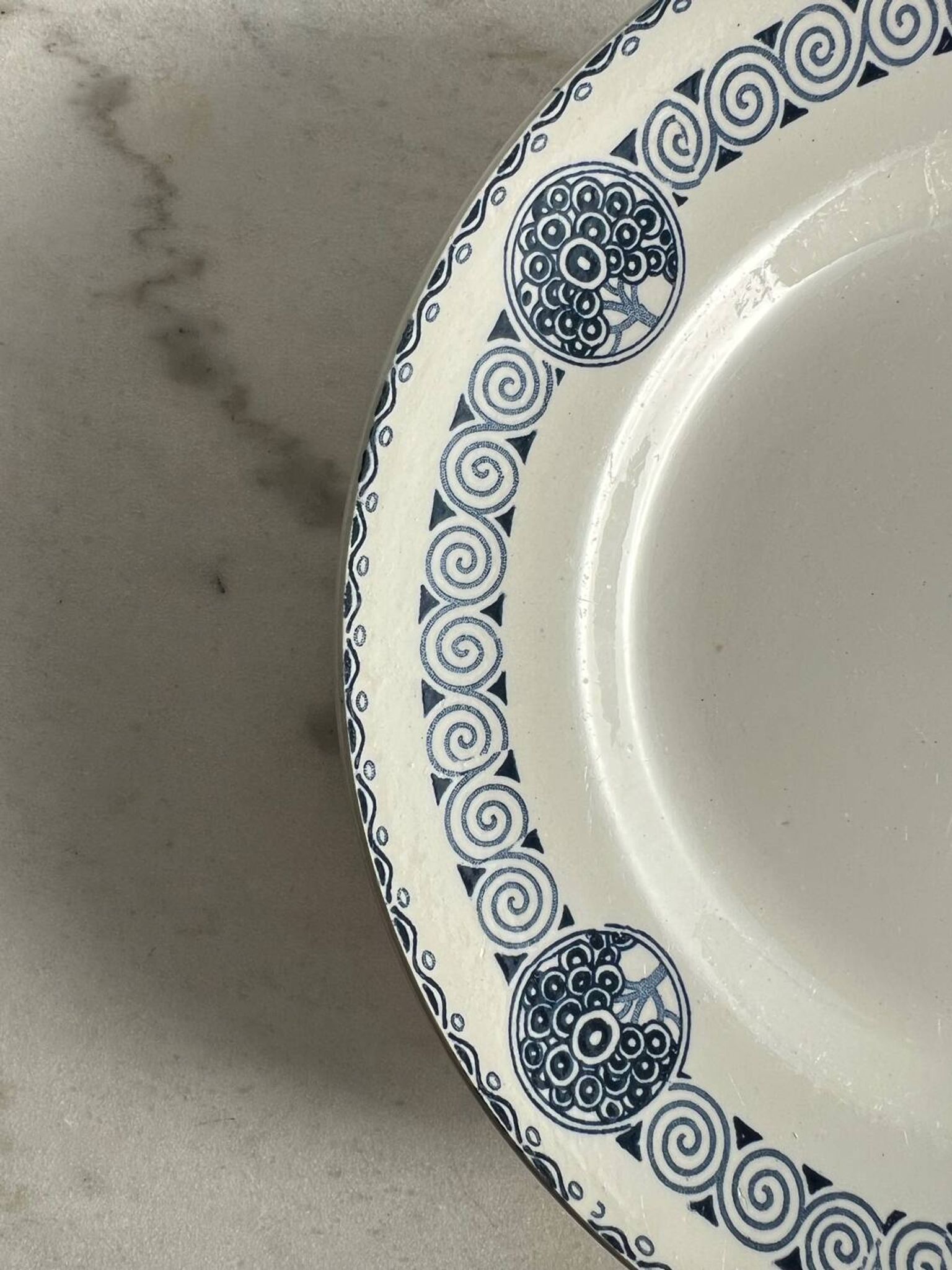 Presentation dish of the compote type Mireille St Amand