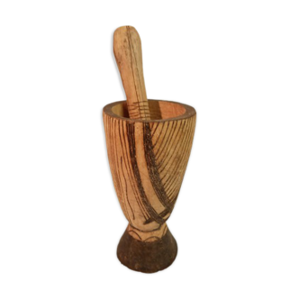 Mortier et pilon en bois