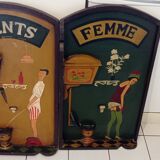 Anciens panneaux bois relief indication toilettes gents et femme