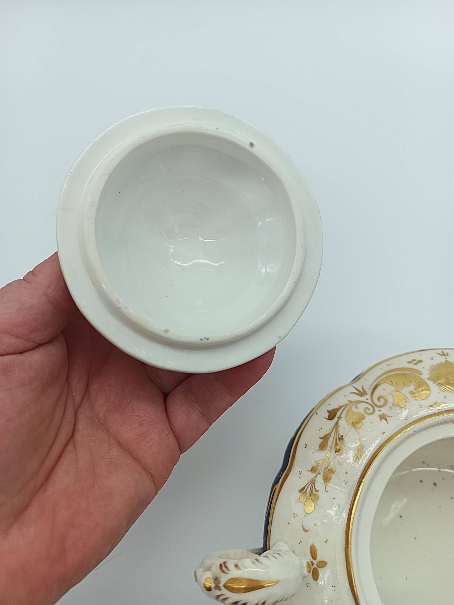 Antique porcelain sweet jar in gilded and cobalt blue, Napoleon III style.