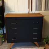 Chest of drawer compass feet