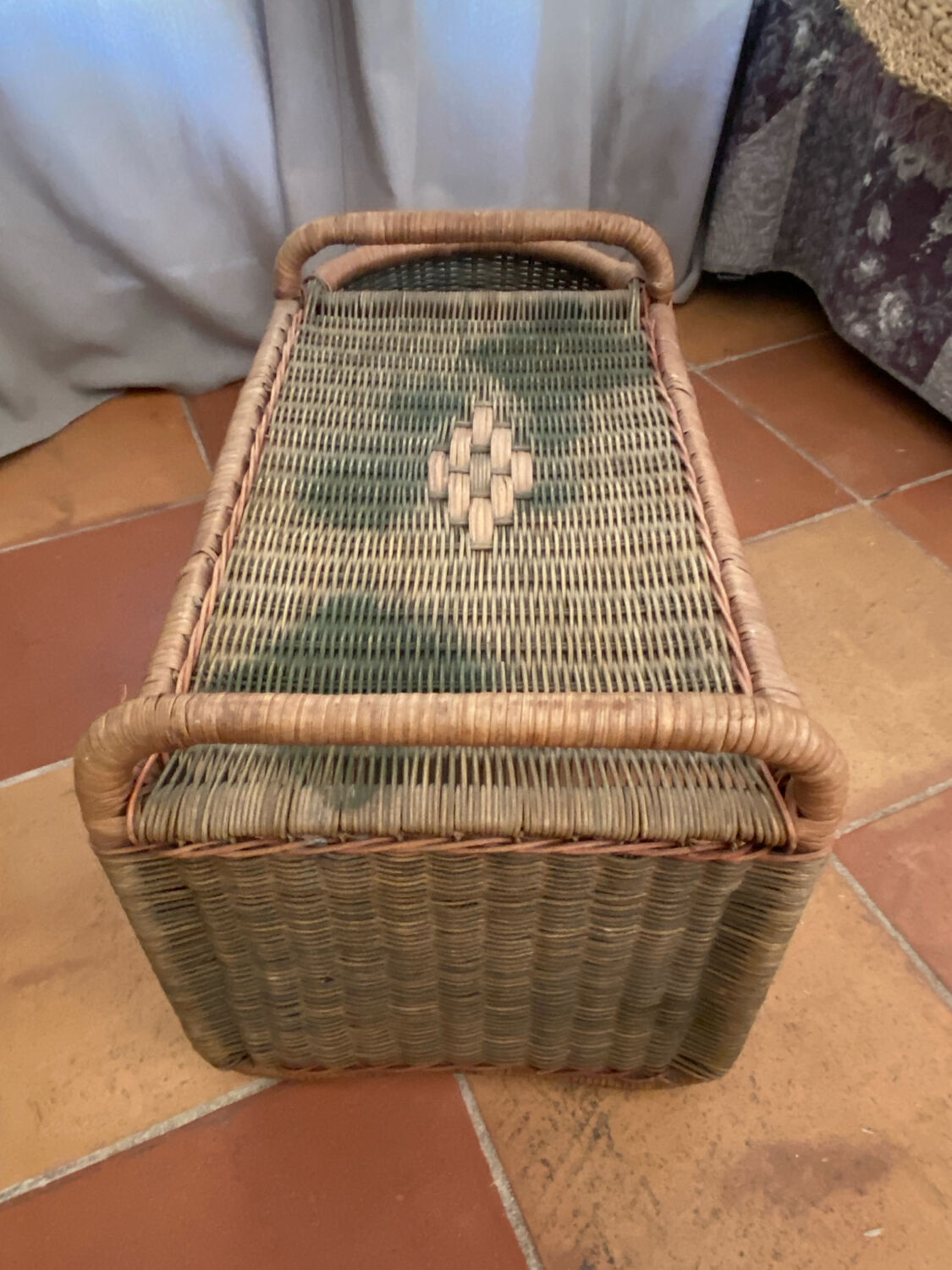 Wicker and rattan bed tray
