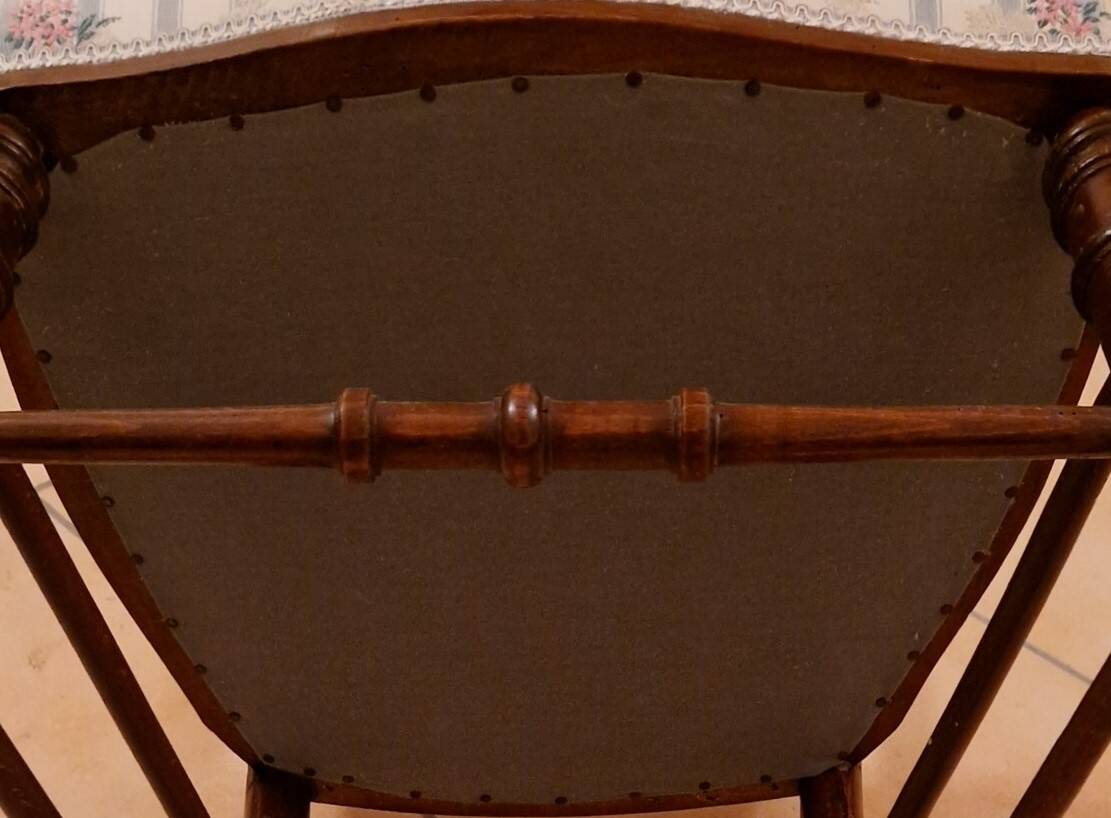 Antique Louis-Philippe chair in solid wood, 19th century, with restored seat.