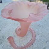 Vase en pate de verre rose