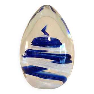 Ovoid glass paperweight with blue and white inclusion / 70s-80s