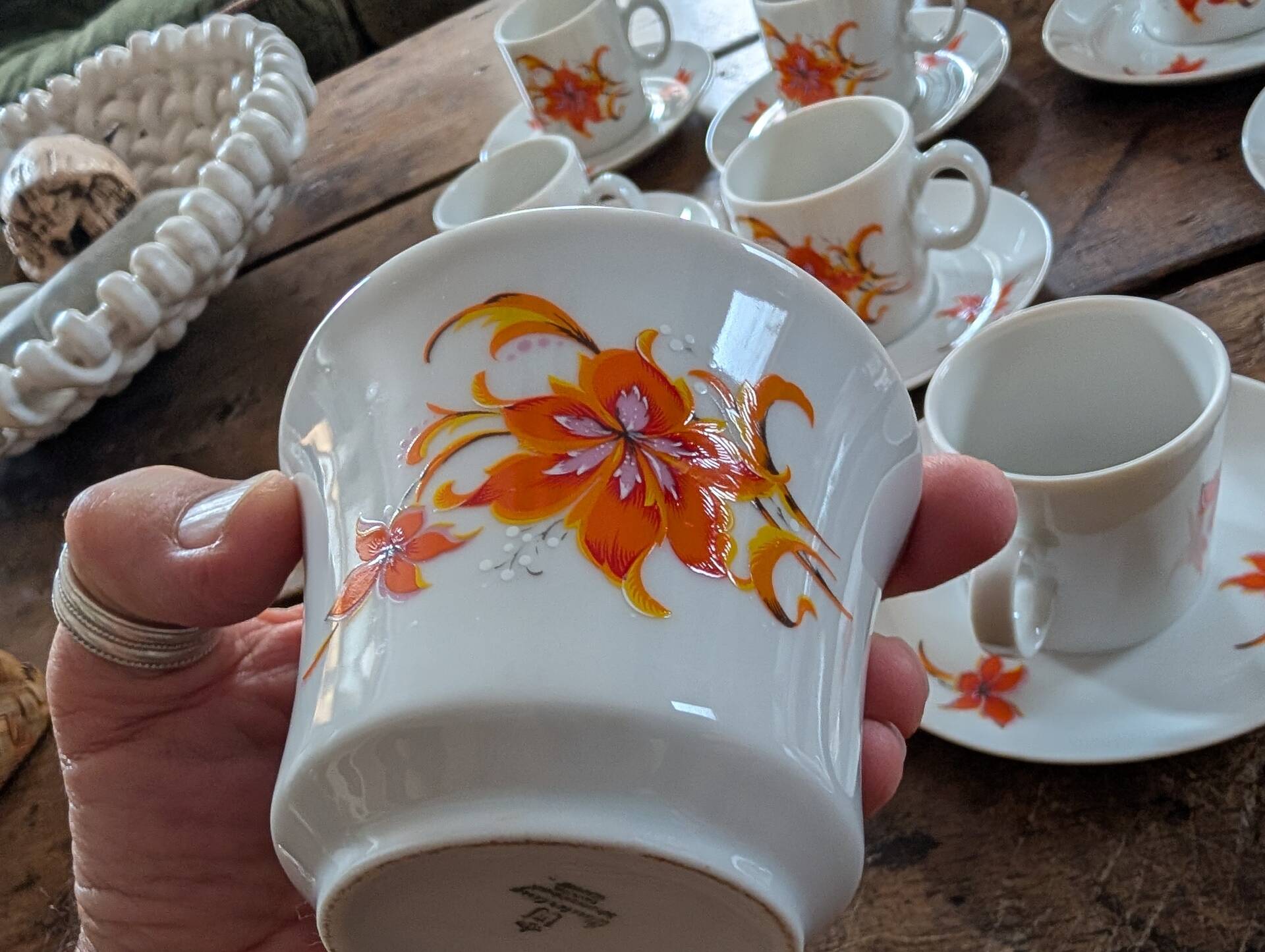 Service Winterling 70s – flamboyant floral orange décor