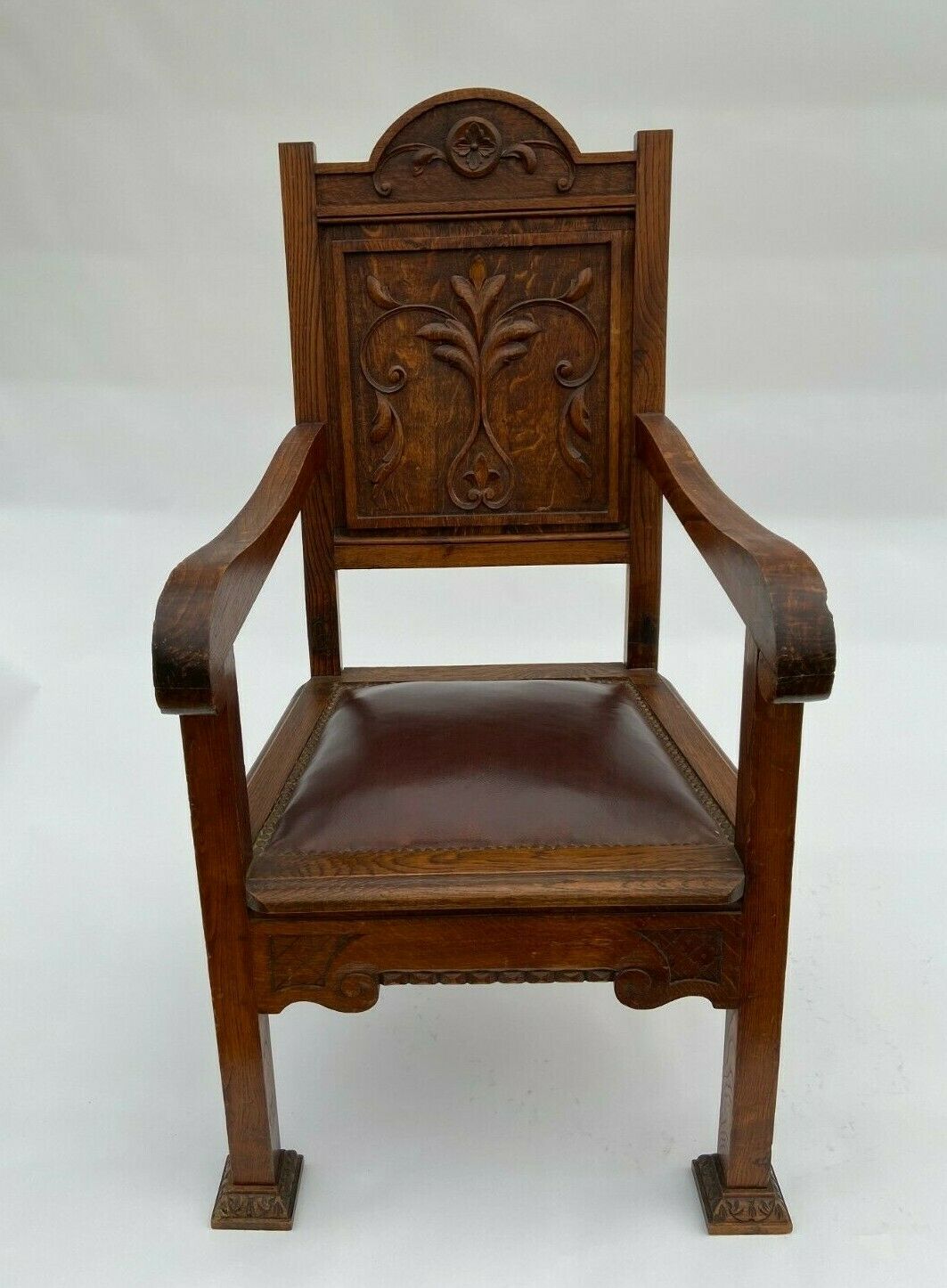 Pair of armchairs trone XIX eme neo gothic sculpts leather seat