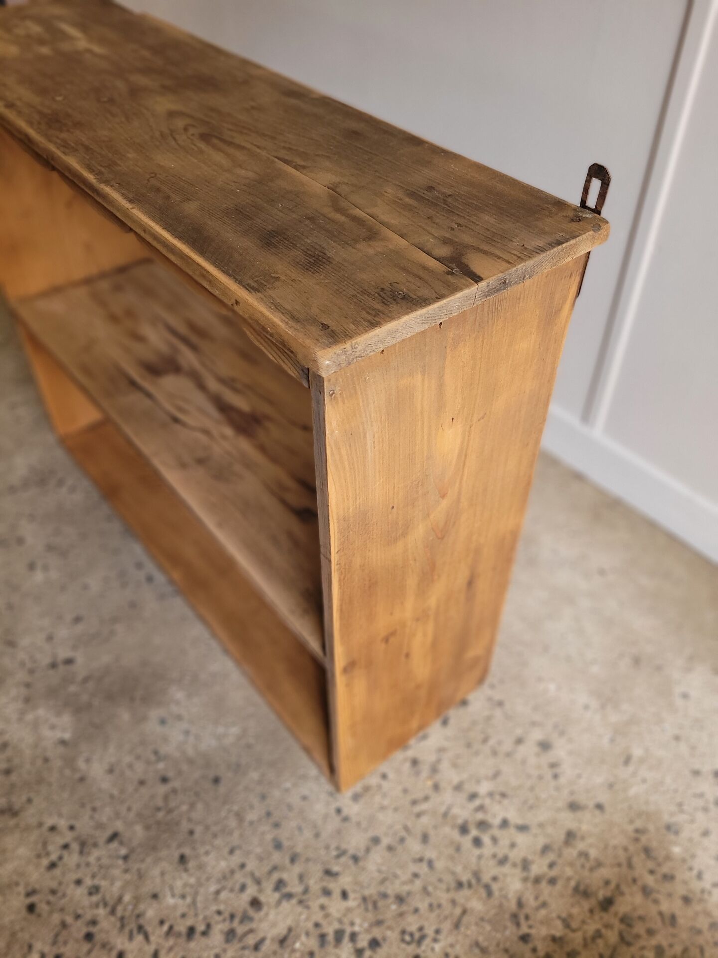 Étagère murale en bois