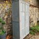 Armoire parisienne ancienne Luterma patine grise bleutée