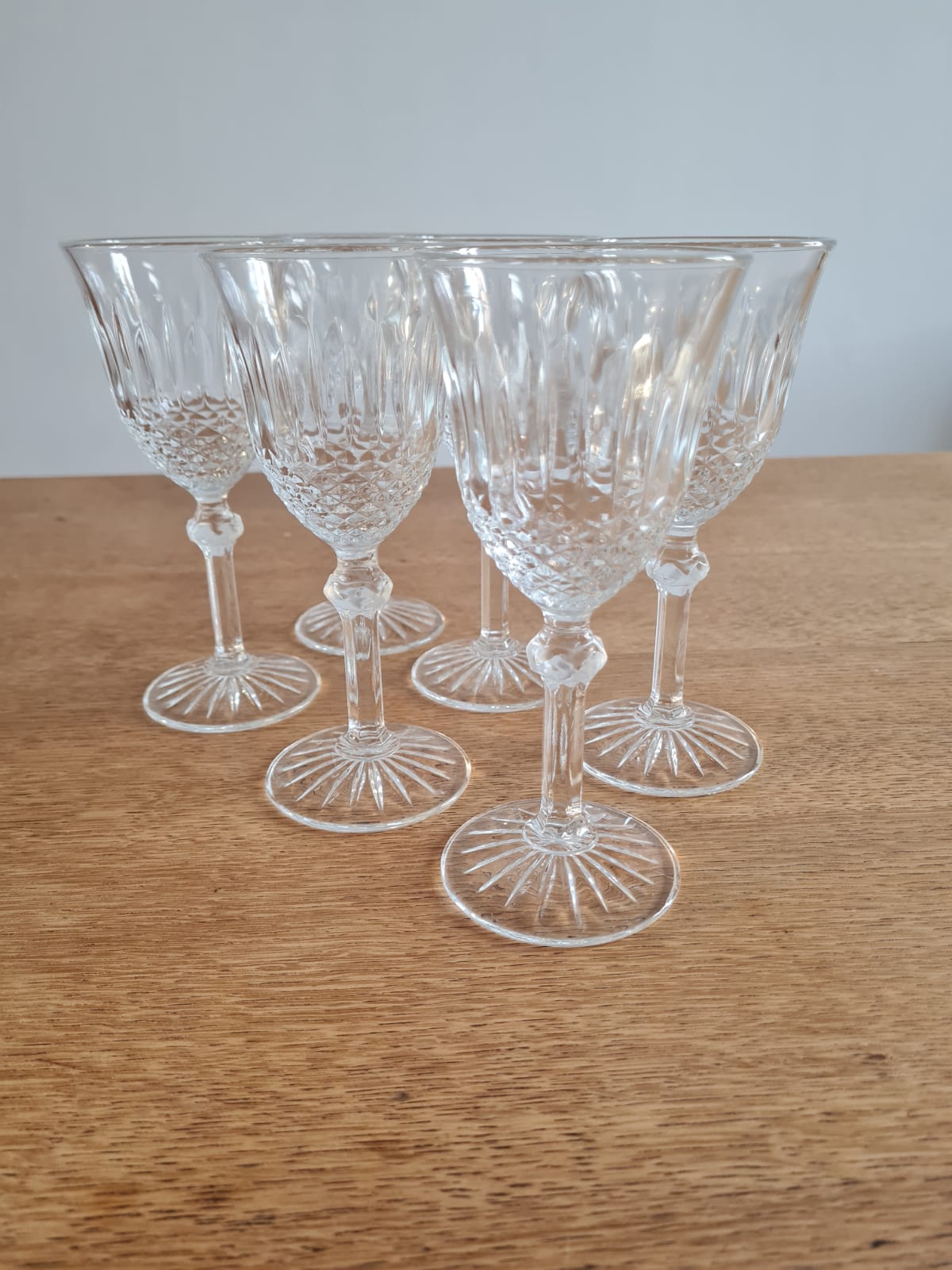 Service of 6 chissed wine glasses