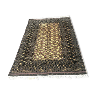 Very nice handmade oriental rug excellent condition 160x100cm