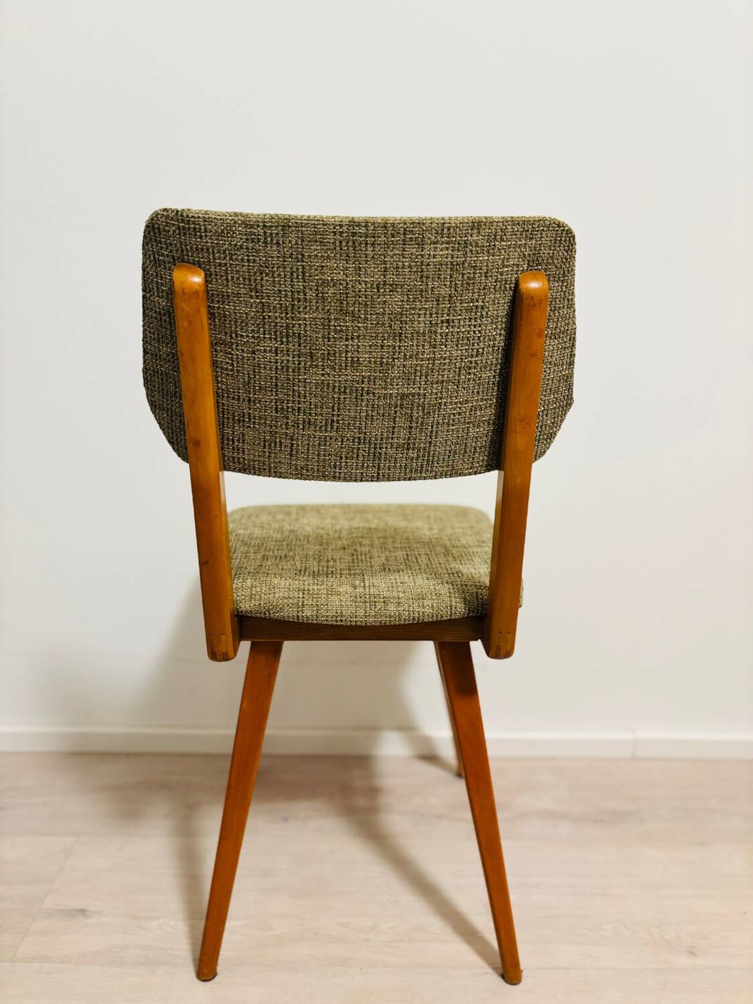 Chaises de salle à manger du milieu du siècle, Tchécoslovaquie, années 1960