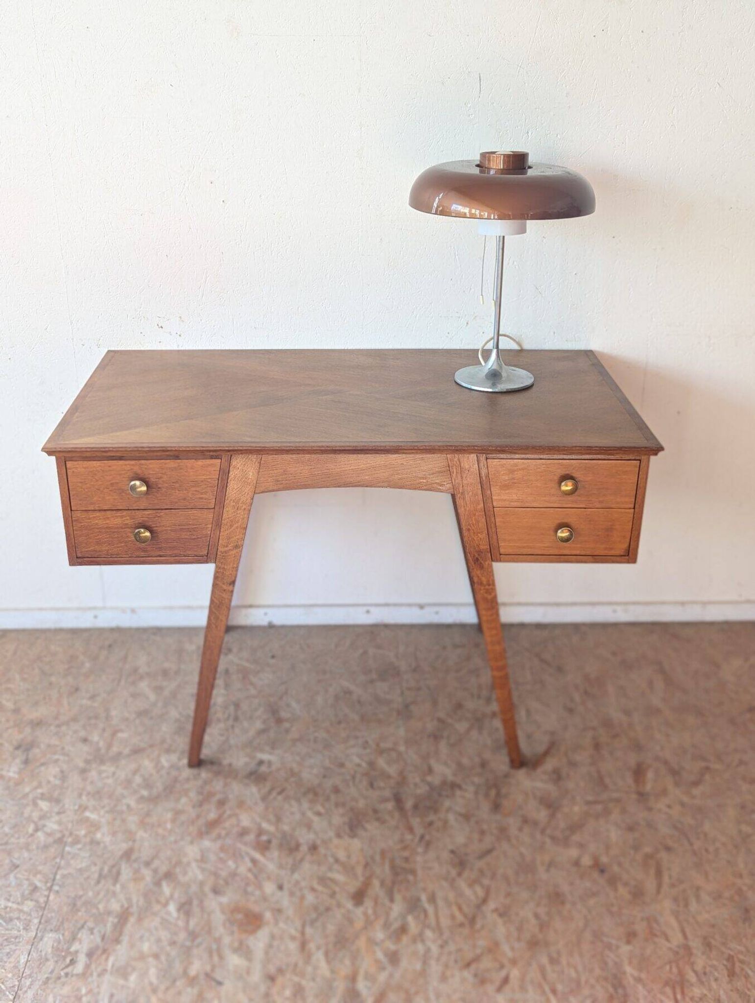 Bureau recto-verso chêne pieds compas des années 50