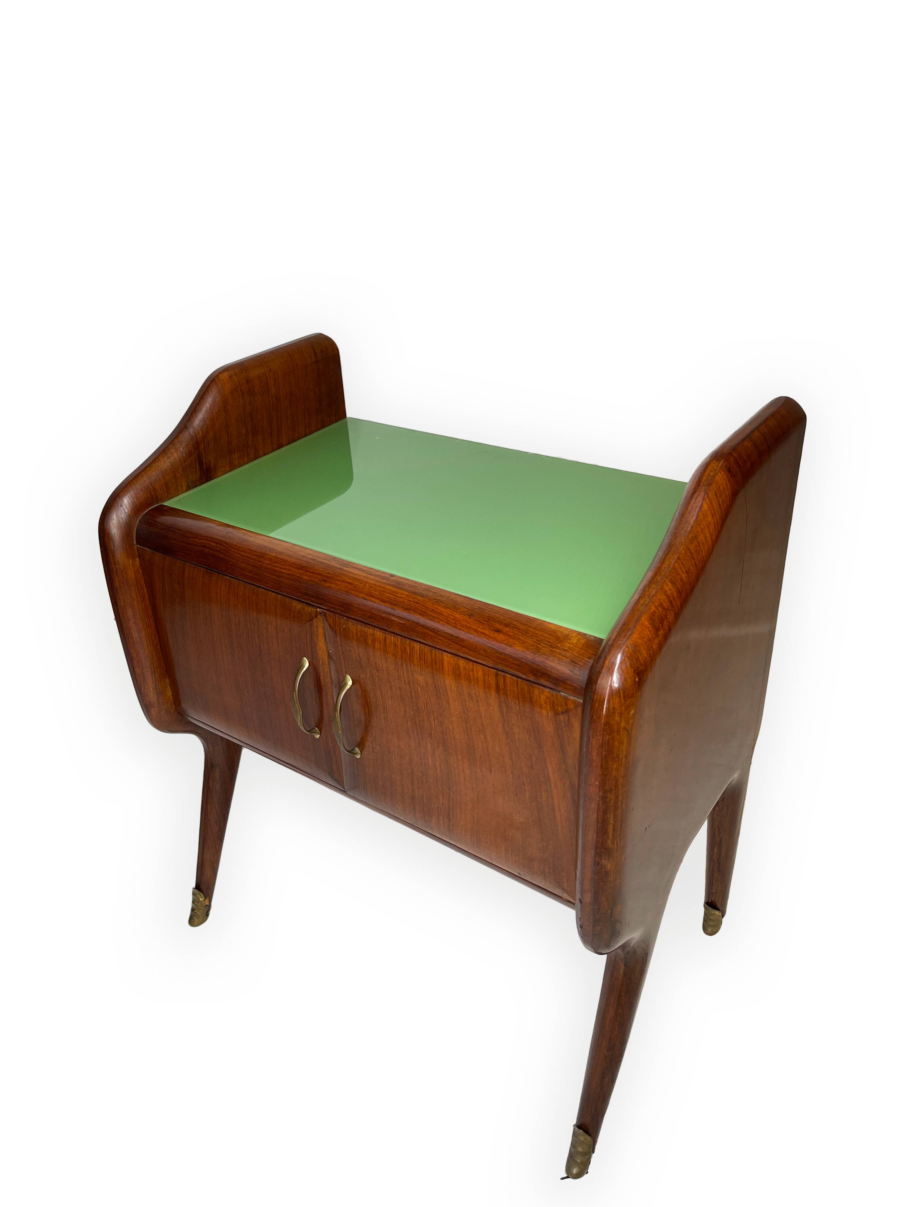 Table de chevet italienne du milieu du siècle