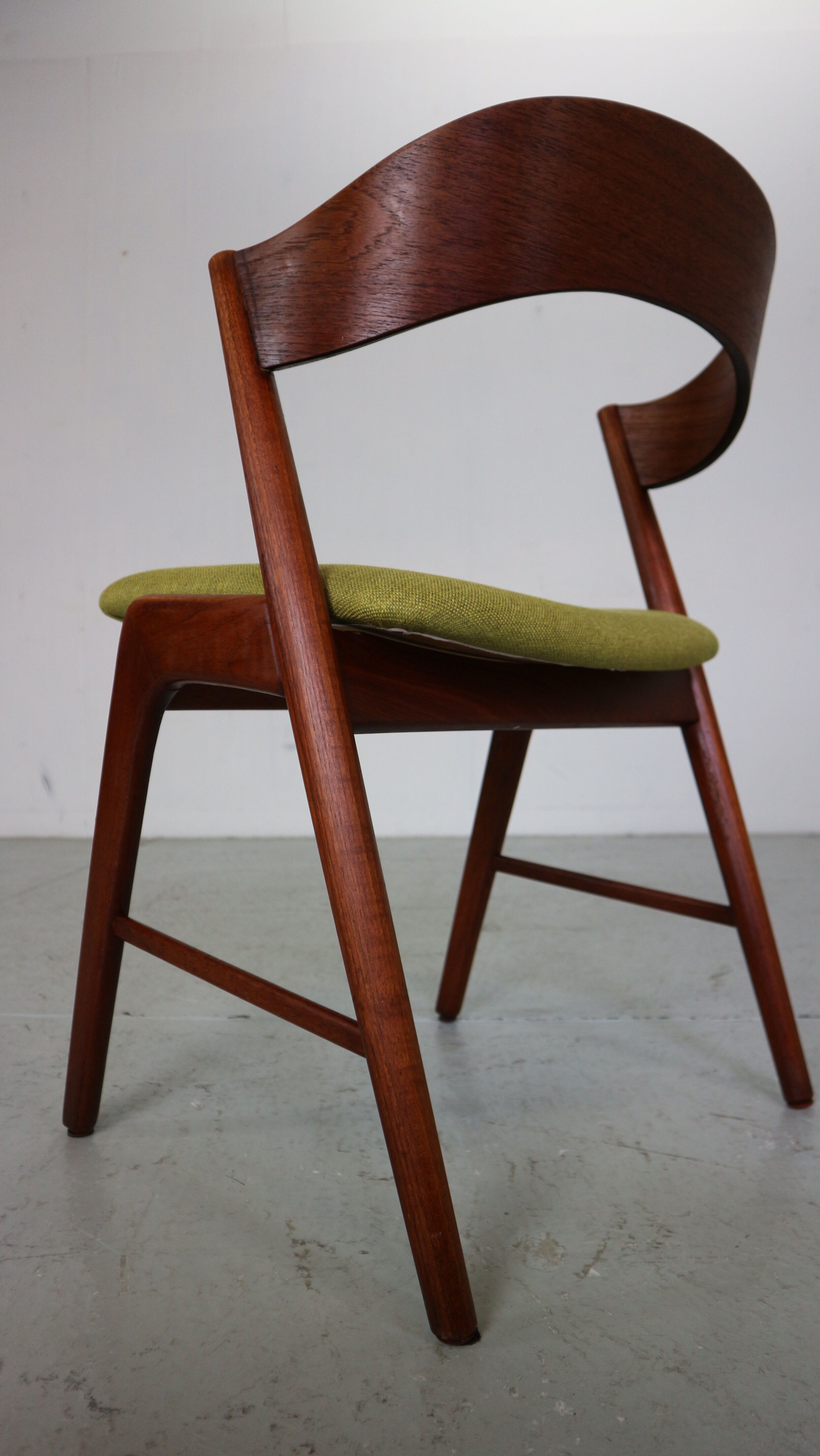 Mid- Century Set Of Two Organic Shape Teak Dinning Room Chairs, 1960 Denmark