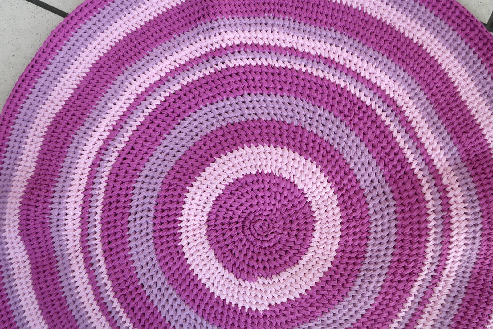 Tapis contemporain ora tressé en coton (73cm), édition unique