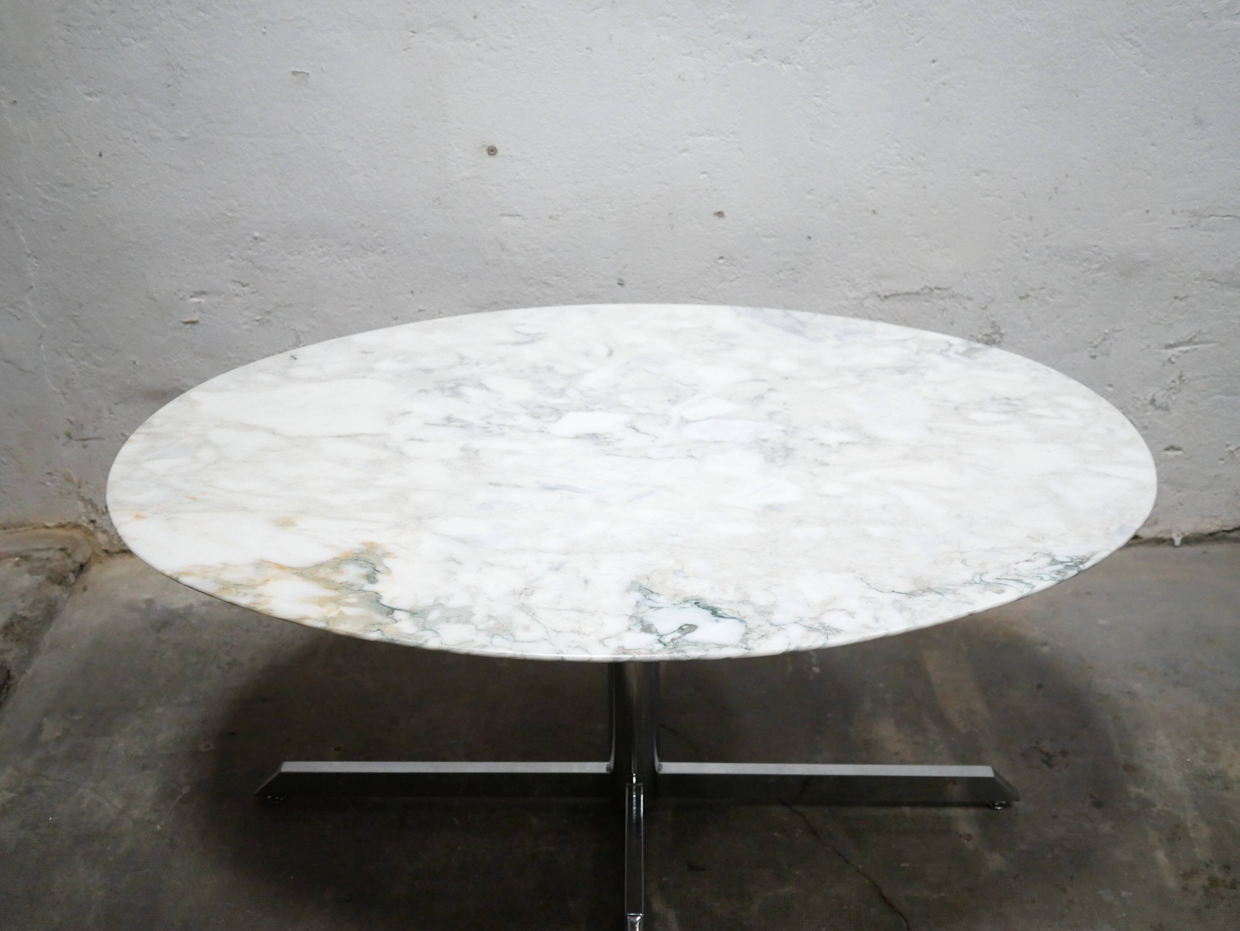 Vintage oval marble table produced by Roche Bobois