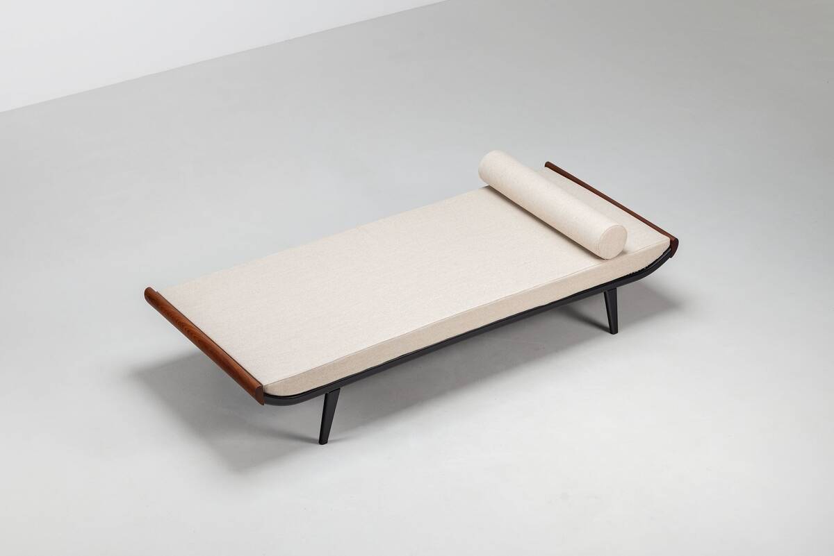 Dick Cordemeijer Cleopatra daybed for Auping in wool The Netherlands 1954