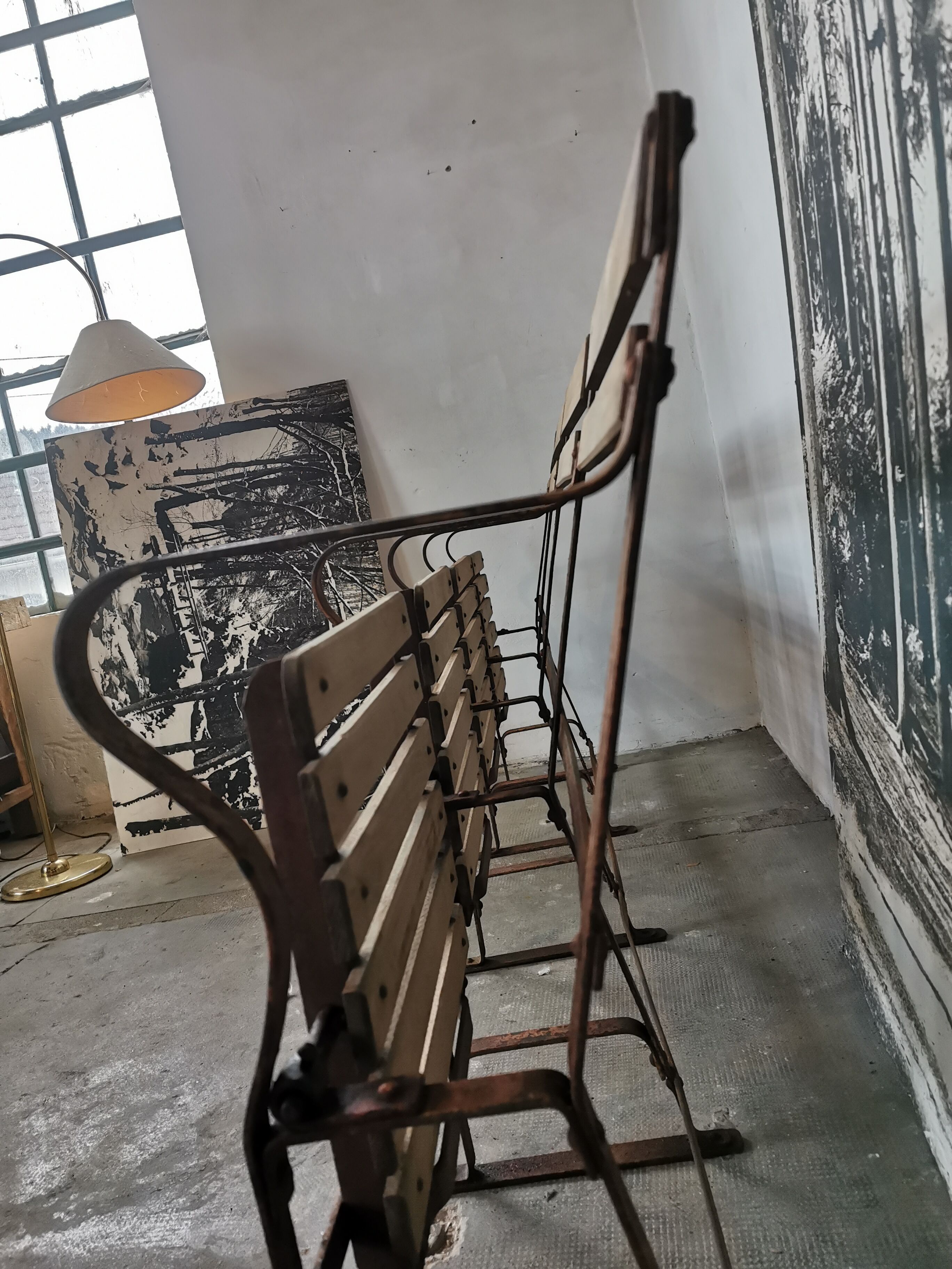 Theatre bench, folding seats