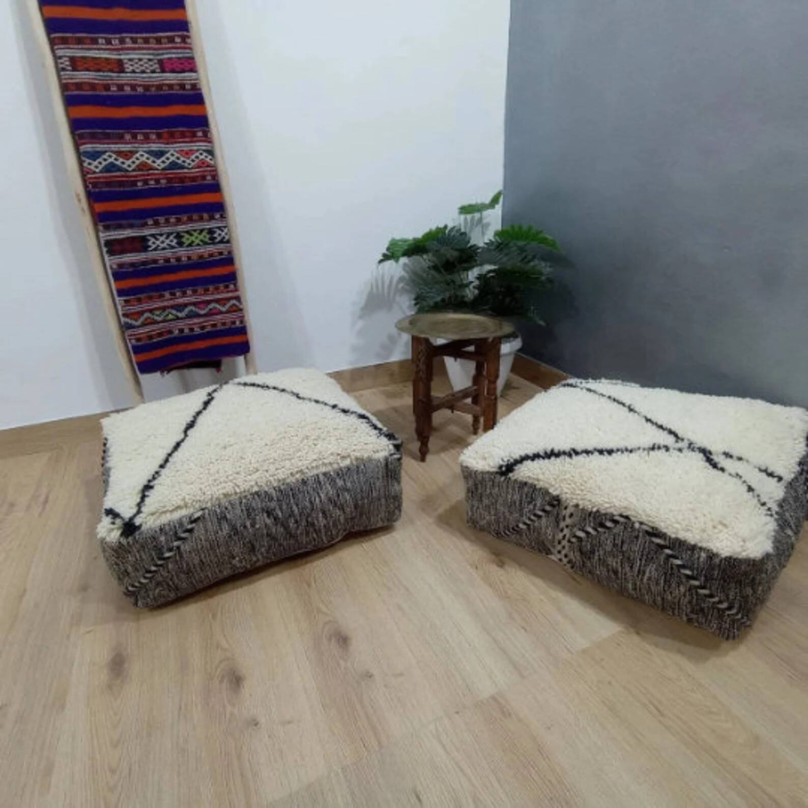 Handmade Berber pouf in wool 60 X 60 X 20 CM