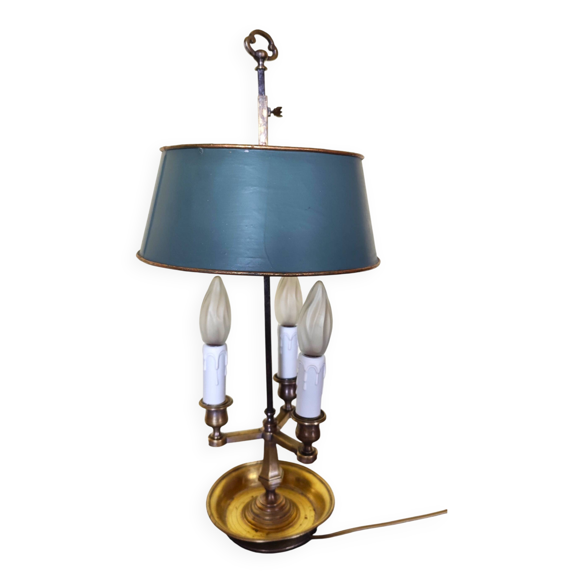 Three-light bouillotte lamp in gold metal, desk lamp.