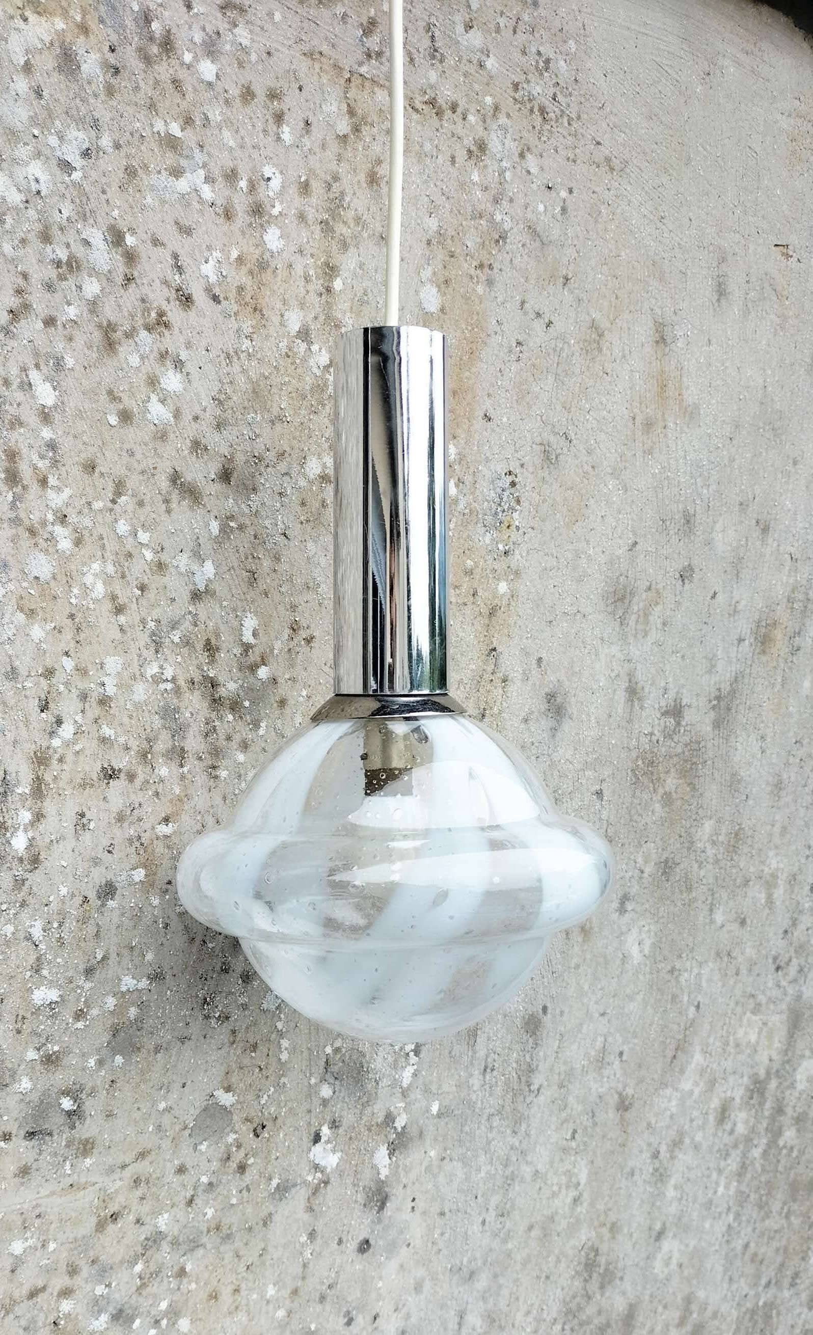 Suspension en verre vintage