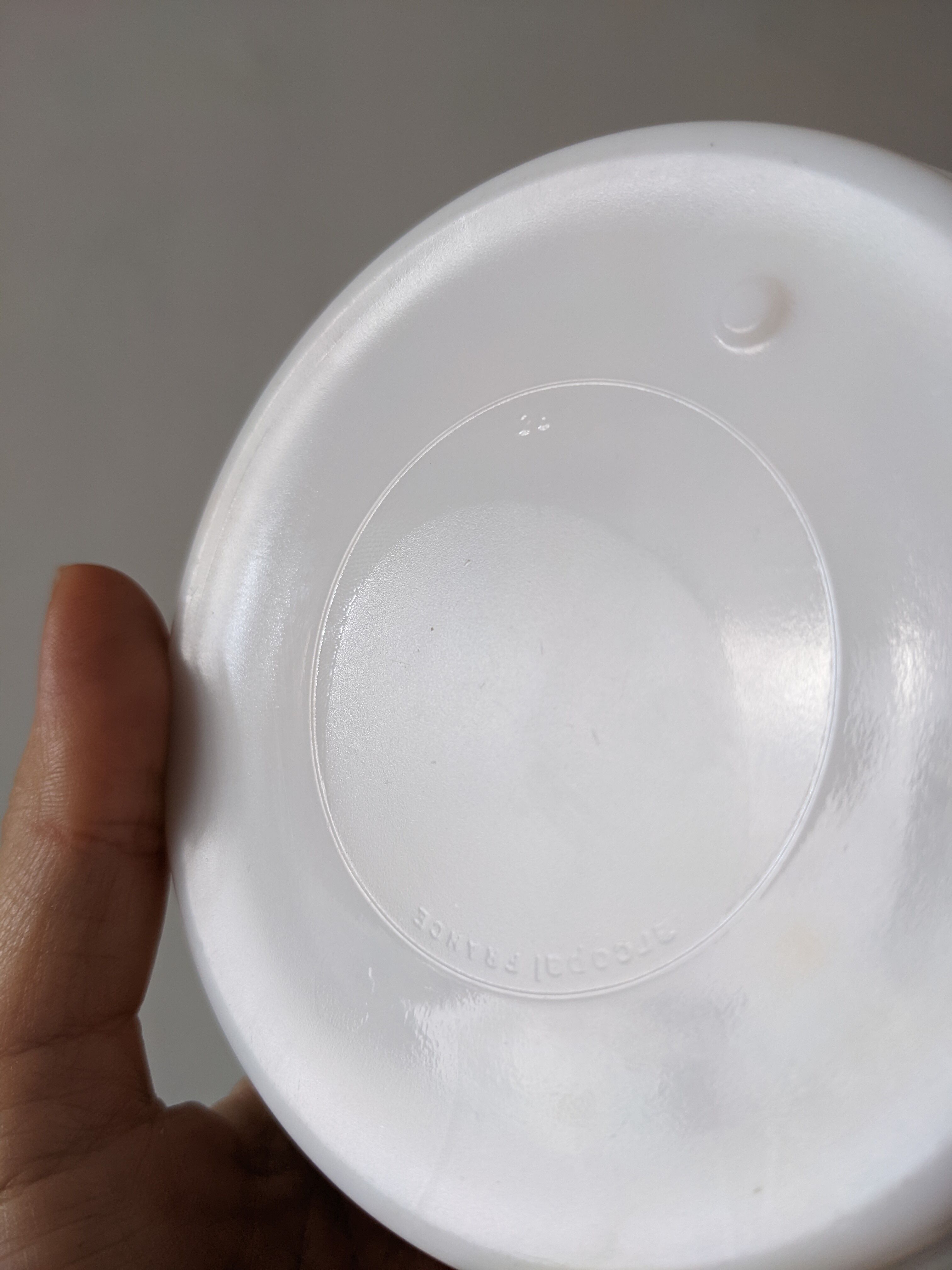 Beautiful Ramequin Vintage Arcopal France Design Scania in very good condition light wear