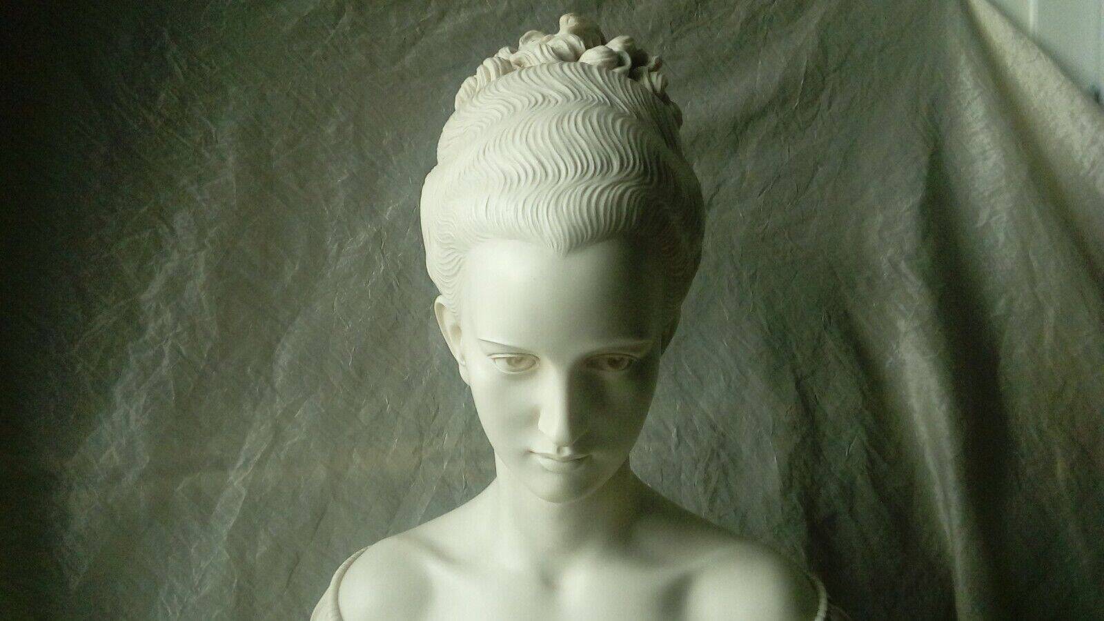 Bust of Josephine de Beauharnais in marble powder, marble base, A.Giannelli