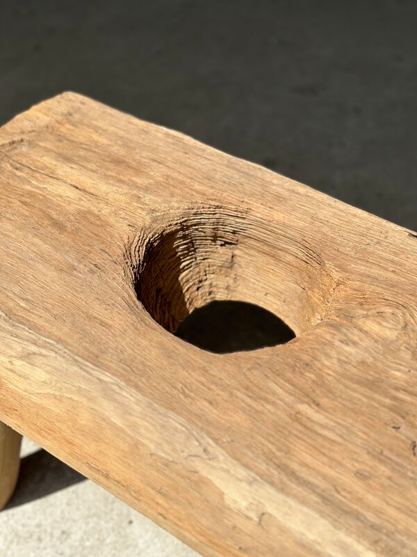 Table d'appoint en teck blond plateau ajouré