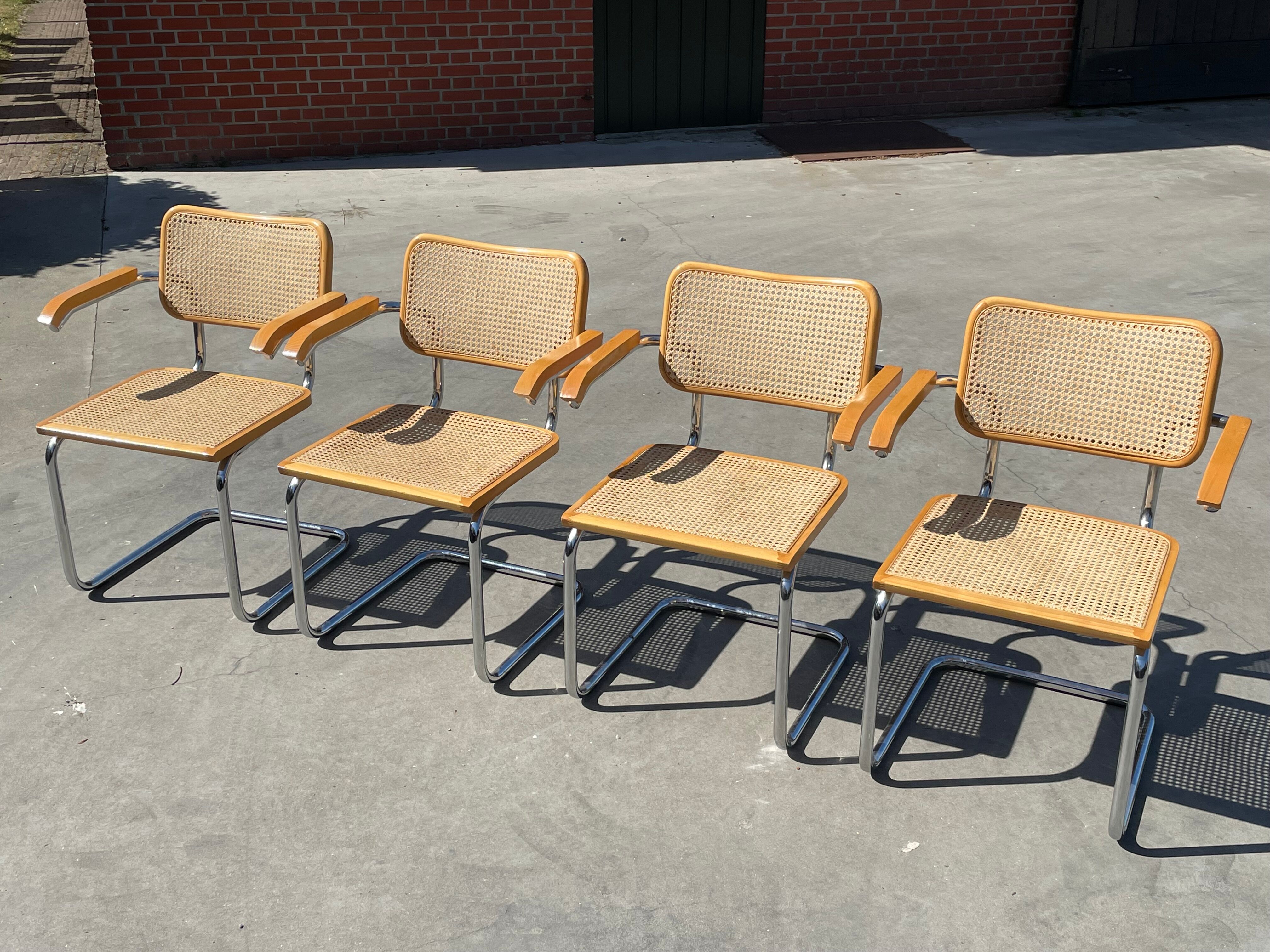 Ensemble de 4 chaises Cesca modèle B64 Cesca Marcel breuer