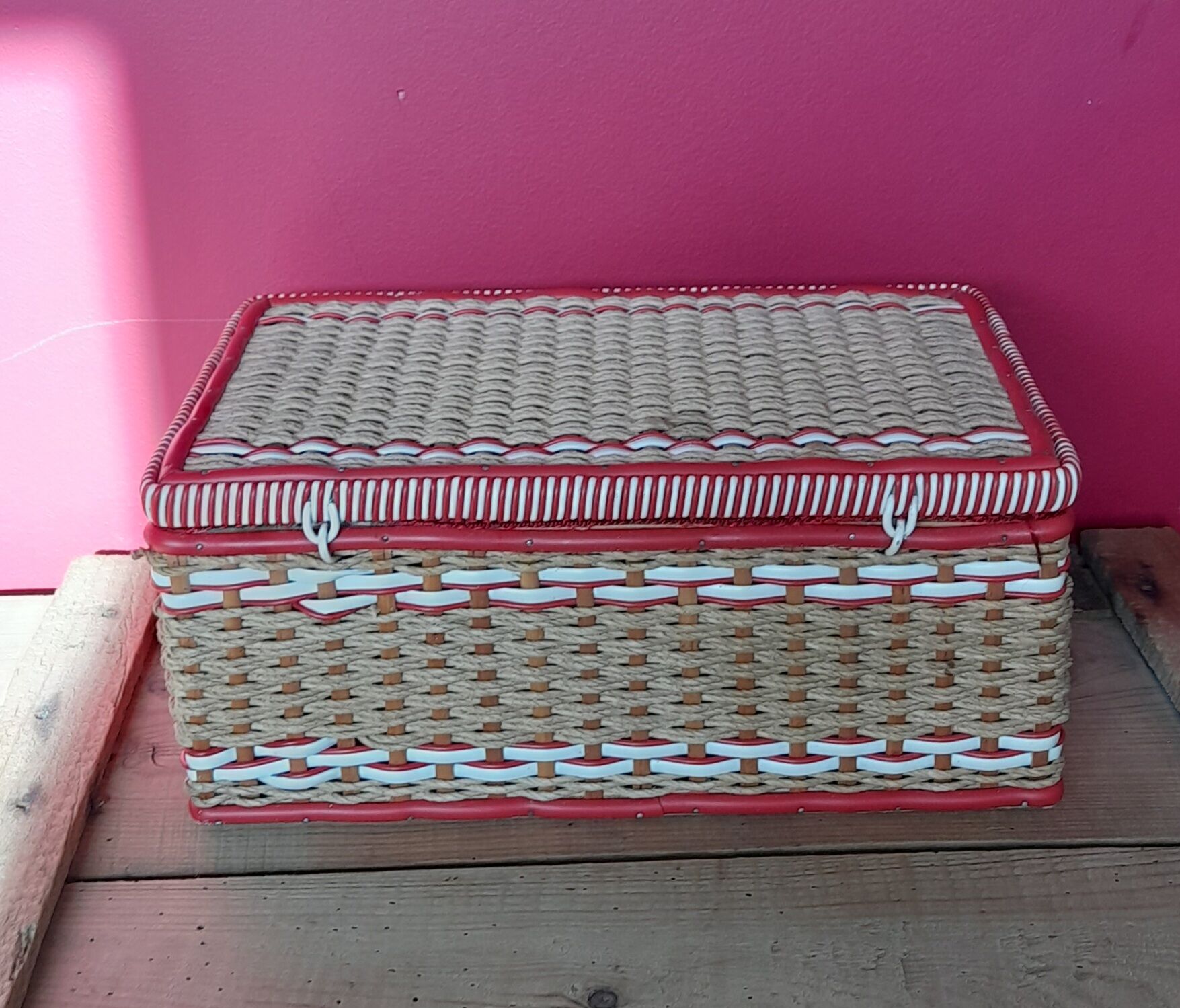 Sewing box rope and scoubidous 60s
